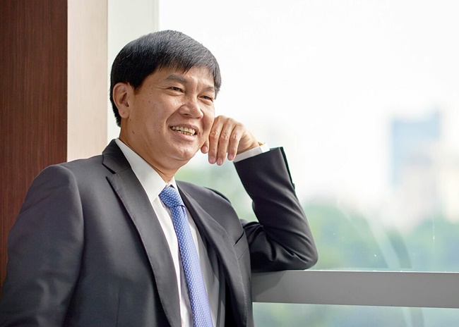 Năm 1996-2005, ông giữ chức vụ Chủ tịch Hội đồng quản trị các công ty thuộc nhóm Hòa Phát. Hiện, ông là chủ tịch của Tập đoàn Hòa Phát.
