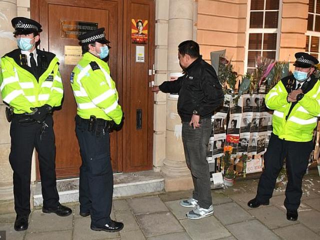 Đại sứ Myanmar ở Anh bị “cấm cửa” vào trụ sở