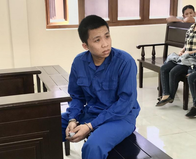 Bị cáo Bùi Nguyễn Hoàng Việt tại tòa. Ảnh: MV