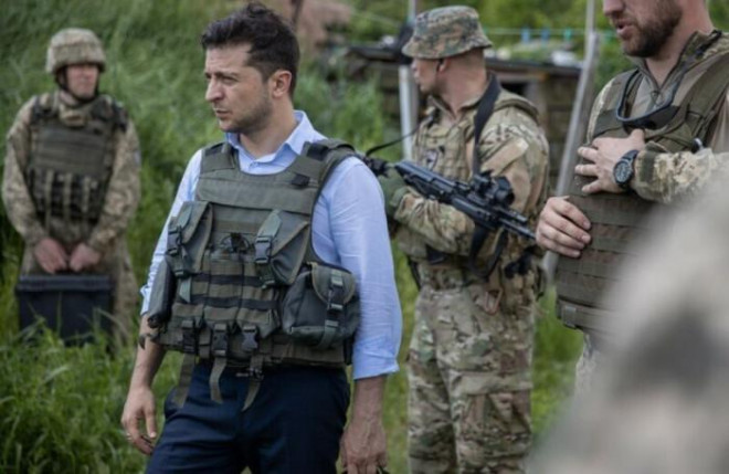 Tổng thống Ukraine thị sát vùng chiến sự