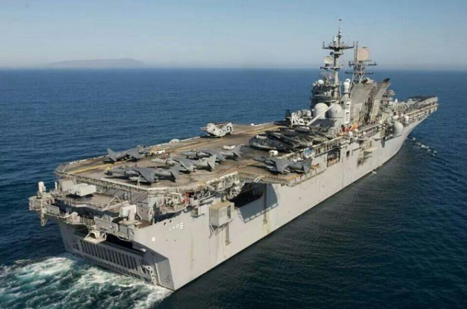 Tàu đổ bộ cỡ lớn USS Makin Island.