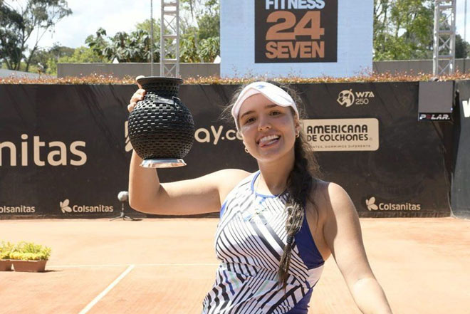 Chức vô địch WTA đầu tay đầy cảm xúc của mỹ nhân tuổi teen Maria Camila Osorio Serrano