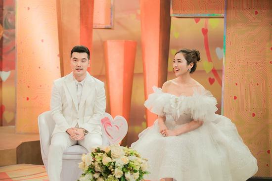 Vợ chồng Ưng Hoàng Phúc - Kim Cương xuất hiện tại chương trình Vợ chồng son.