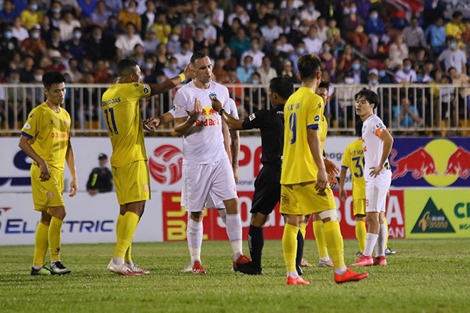 Nam Định chịu thất bại 3-4 trước HAGL trên sân Pleiku