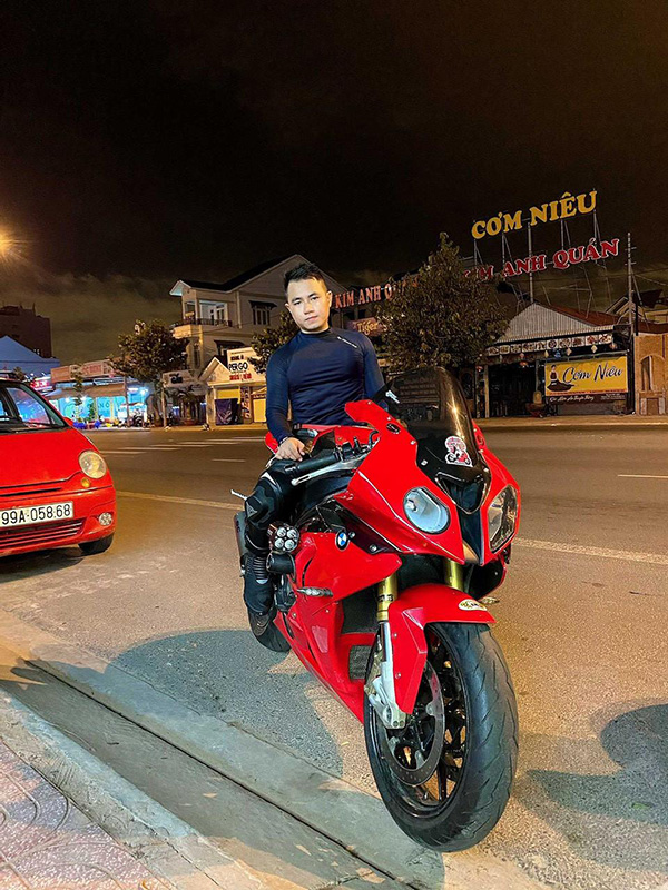 Hồ Trần Hữu Hiếu - Người trẻ hiện đại với sở thích sưu tầm xe moto - 1