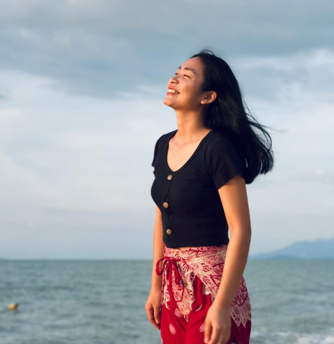 Những bức ảnh của Khánh Trang luôn toát lên thần thái tràn đầy sức sống với nụ cười rạng rỡ.
