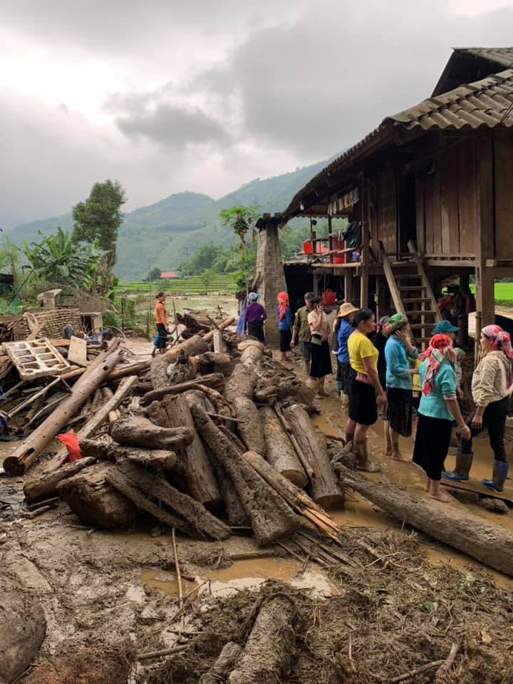 Khoảng 3 giờ sáng nay (17/4), một trận lũ quét đã xảy ra tại thôn Nậm Điệp (xã Minh Lương, huyện Văn Bàn, tỉnh Lào Cai) khiến 3 người chết và mất tích.