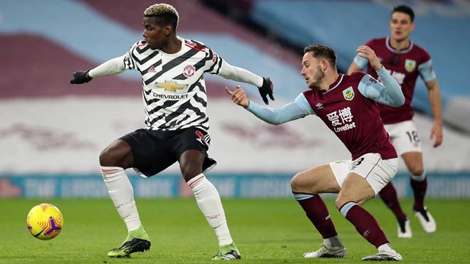 Pogba giúp MU thắng Burnley 1-0 ở trận đá bù vòng mở màn giải Ngoại hạng Anh mùa này