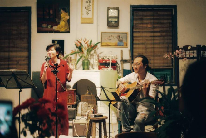Một vài buổi mini-show của quán. Ảnh: Quán Nhạc Cầm