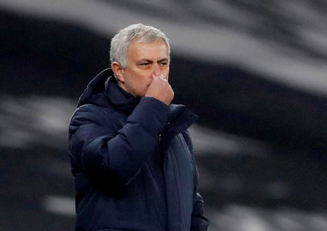 Ban lãnh đạo Tottenham đã hết kiên nhẫn và quyết định sa thải Mourinho chỉ gần 1 tuần trước trận chung kết cúp Liên đoàn Anh mùa này với Man City