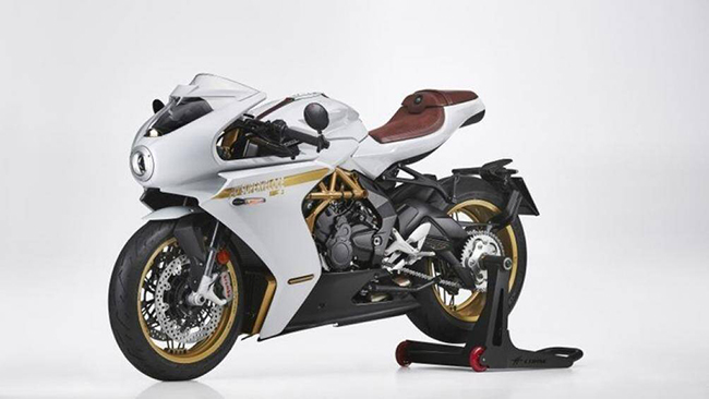 Cách đây ít ngày, MV Agusta vừa ra mắt phiên bản 2021 cho mẫu Sport Classic Superveloce 800 với ngoại hình điệu đà và bắt mắt
