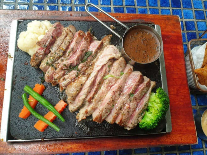 Thịt bò có chứa&nbsp;protein. Ảnh: NGUYÊN VÕ