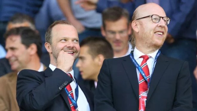 Sau khi Super League "chết yểu", phó Chủ tịch Ed Woodward tuyên bố từ chức vào cuối năm 2021, Chủ tịch&nbsp;Joel Glazer cũng bị fan yêu cầu ra đi