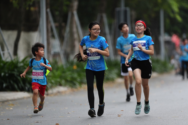 Những vận động viên nhí và trải nghiệm thú vị ở Ecopark Marathon 2021 - 2