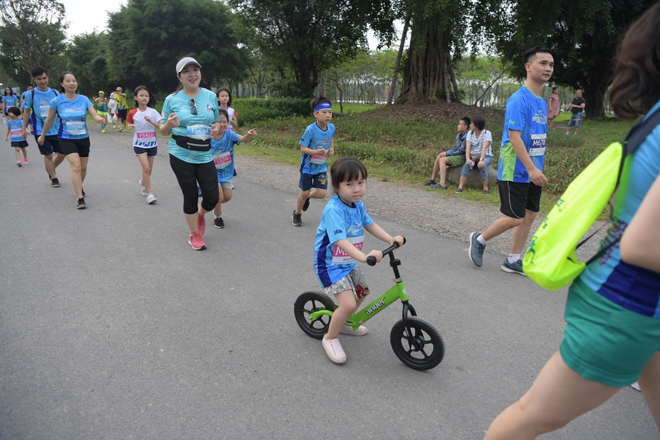 Những vận động viên nhí và trải nghiệm thú vị ở Ecopark Marathon 2021 - 4