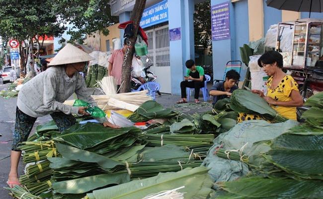 Giá bán lá chuối hột có thể lên đến 15.000 đồng/kg nếu chất lượng tốt, hình thức lá xanh, đẹp.