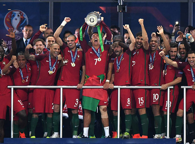 Bồ Đào Nha nâng cao chức vô địch EURO&nbsp; 2016 sau trận chung kết đáng nhớ gặp Pháp