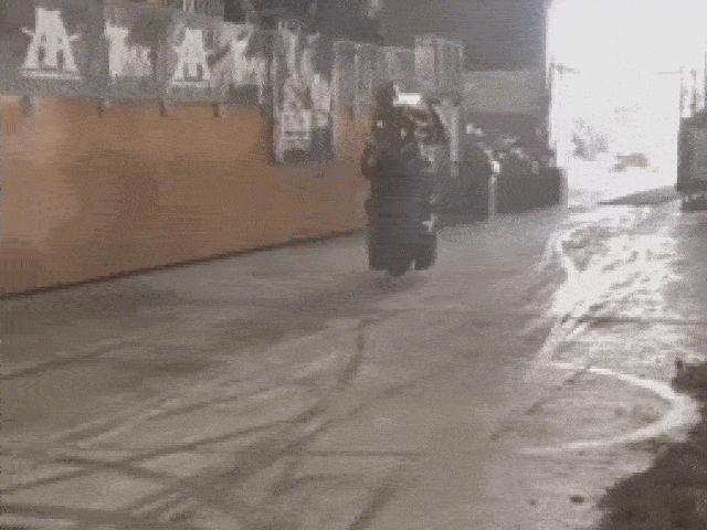 Video: Bốc đầu môtô cỡ lớn và cái kết đắng nhớ đời