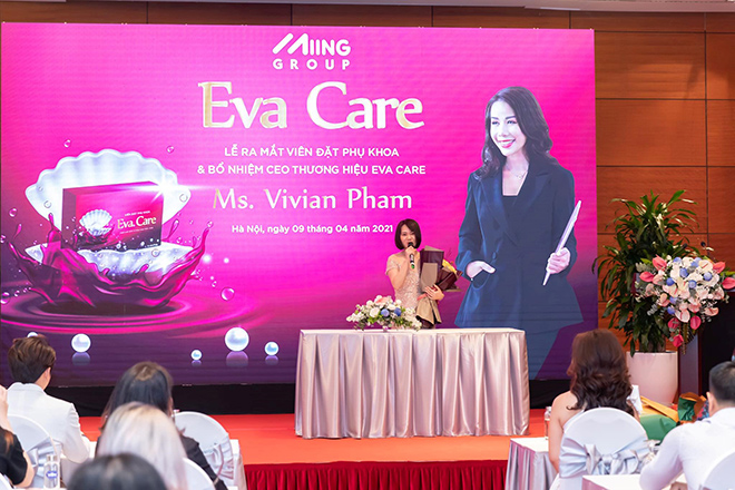 Bà Ngô Hồng Thơ – đại diện nhãn hàng chia sẻ tại sự kiện.
