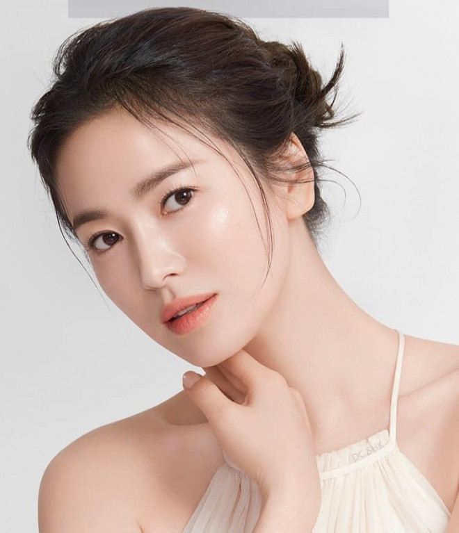 Song Hye Kyo vướng ồn ào trang phục: Phong cách giản dị hay “Siêu giàu siêu tiết kiệm”? - 5