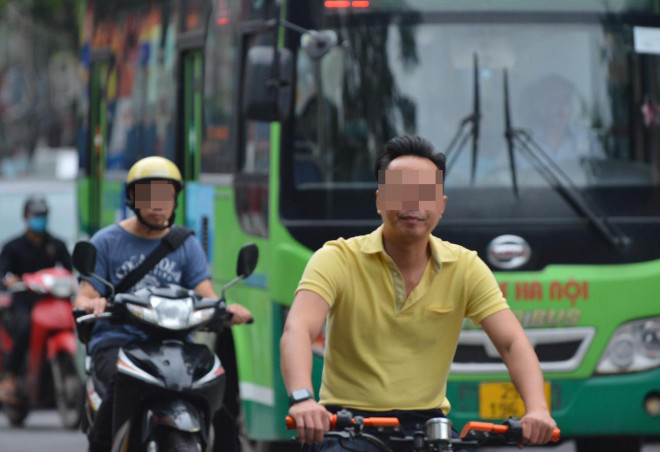 Thời gian gần đây, người dân có tâm lý lơ là, chủ quan trong việc thực hiện phòng, chống dịch nơi công cộng.