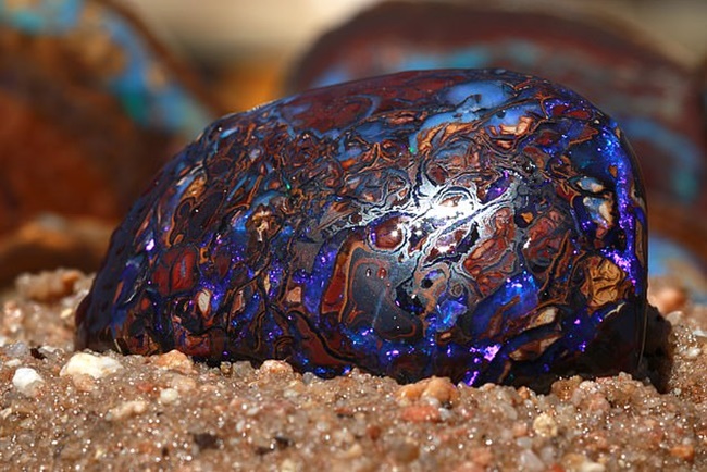 Lượng đá opal mà Isaac và Sofia Andreou tìm thấy nặng 150kg.
