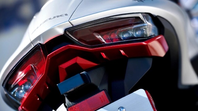 &#34;Thần gió&#34; Suzuki Hayabusa 2021 ra mắt, giá 505 triệu đồng - 7