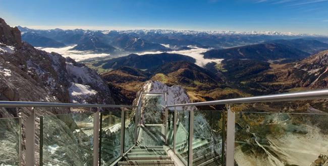 Cầu Dachstein Skywalk ở Salzburg, Áo:&nbsp;Cầu được khai trương vào tháng 7 năm 2013.