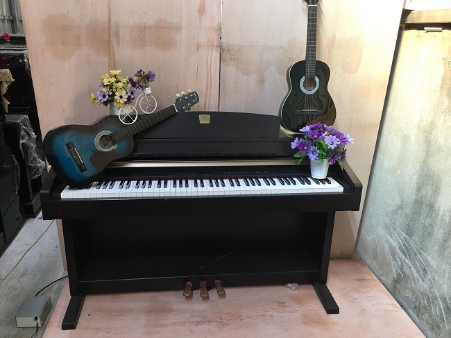 Bản thân là giáo viên dạy Piano, chị Hường đã quyết định khởi nghiệp từ việc mở trung tâm dạy nhạc và doanh nghiệp chuyên cung ứng nhạc cụ nhập khẩu cho thị trường.