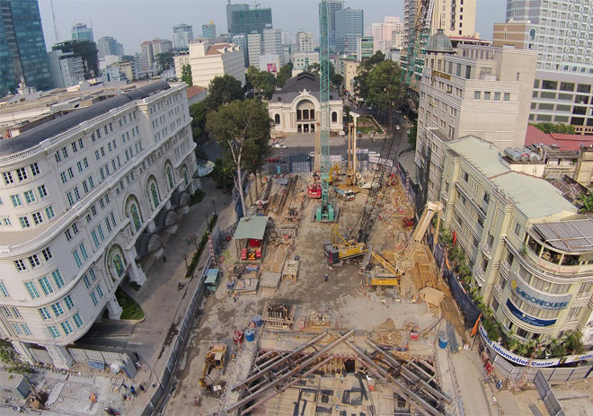 Ảnh: Trung tâm Sài Gòn trước và sau khi tháo dỡ rào chắn công trình Metro số 1 - 1