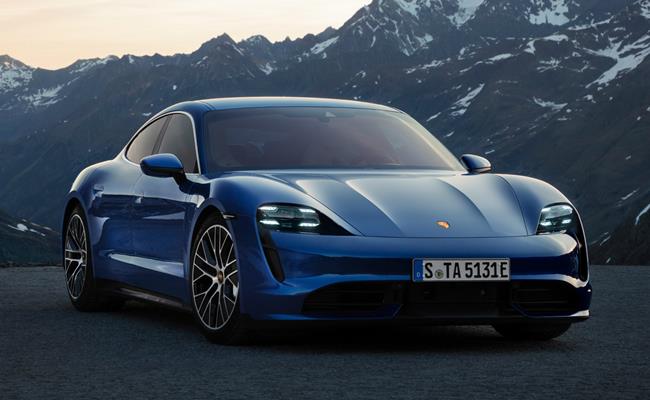 &nbsp;Không lâu sau đó, Việt Nam xuất hiện thêm một chiếc Porsche Taycan Turbo S màu trắng, là phiên bản cao cấp nhất có giá ước tính gần 10 tỷ đồng.
