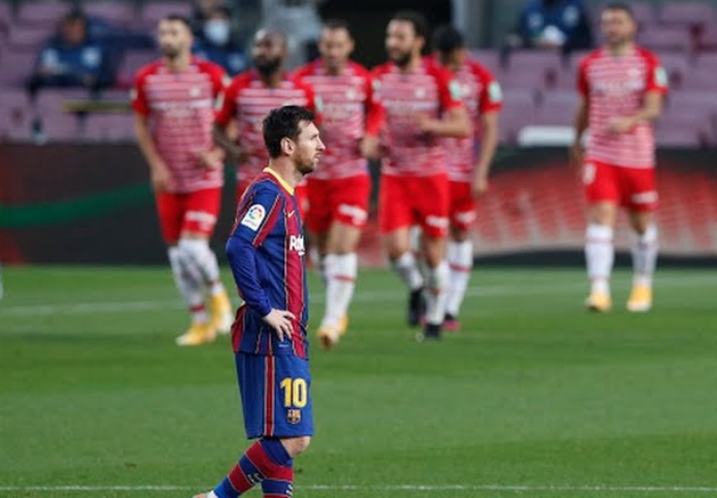 Messi bất lực nhìn Barca thua sốc Granada và lỡ cơ hội soán ngôi đầu bảng La Liga