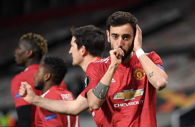 Tại Old Trafford, Bruno Fernandes đưa MU sớm dẫn trước AS Roma phút thứ 9 sau pha phối hợp với Paul Pogba và Edinson Cavani