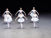 Media - Màn biểu diễn ballet 'vụng về' từng gây sốt toàn thế giới