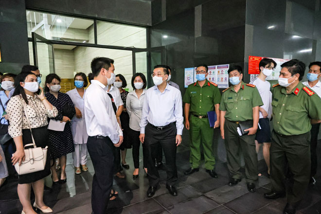 Tại chung cư Dolphin Plaza (quận Nam Từ Liêm, Hà Nội), ông Ngọc Anh ghi nhận Ban quản lý tòa nhà đã thực hiện tốt các biện pháp phòng chống dịch.