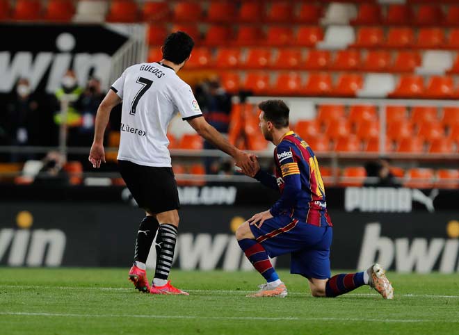 Messi rực sáng giúp Barca thắng ngược Valencia 3-2 ở sân Mestalla