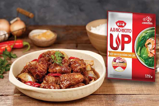 Sườn non kho chao đậm đà với Bột gia vị đa năng cao cấp AJI-NO-MOTO® UP.&nbsp;