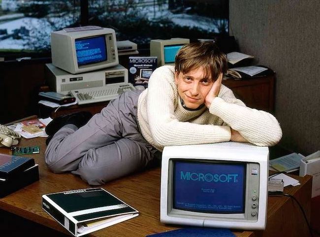 Thị trường máy tính cá nhân đã thật sự bùng nổ nhờ sự góp sức rất lớn bởi phần mềm do Bill Gates tạo ra.
