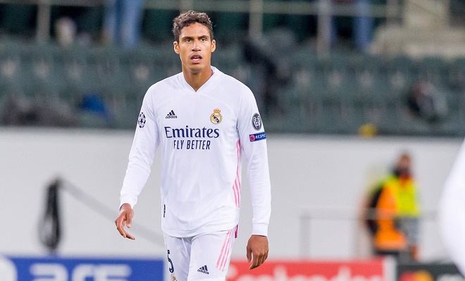 Varane sẽ phải ngồi ngoài ở trận gặp Chelsea