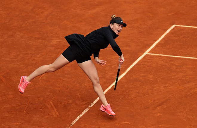 Simona Halep dừng bước ở vòng 3 giải đấu trên sân đất nện ở thủ đô Tây Ban Nha