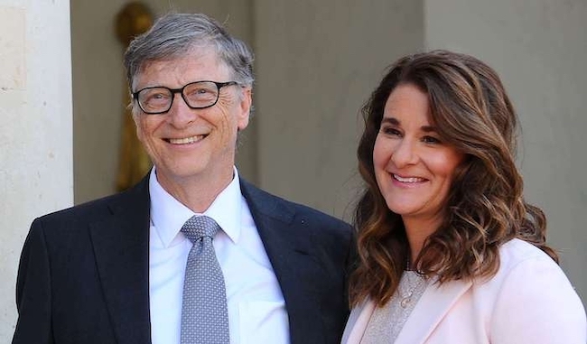 Ngày 4/5/2021, sau 27 năm chung sống, vụ việc Bill Gates và vợ ly hôn chính thức được công bố, để lại bao tiếc nuối trong giới công nghệ về một gia đình hình mẫu.