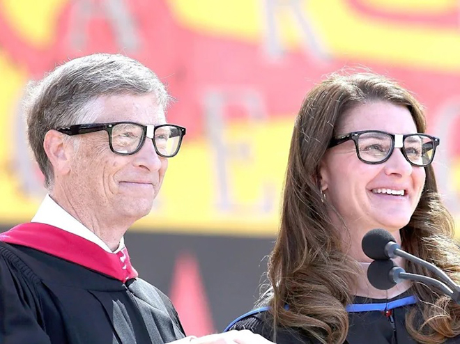 Bill Gates và vợ.