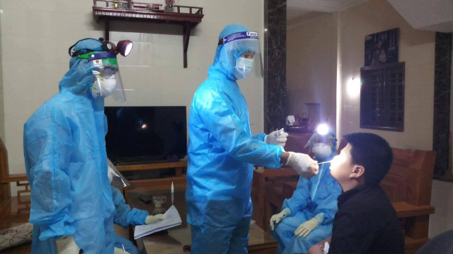 Lực lượng y tế Hà Tĩnh đang truy tìm F1 tiếp xúc với ca nhiễm COVID-19
