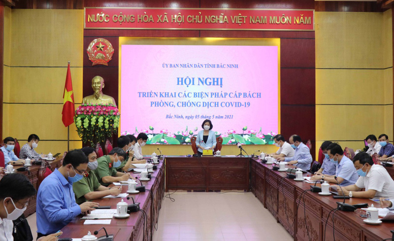 Bắc Ninh họp khẩn trong đêm 5/5 sau khi địa phương có 2 trường hợp mắc COVID-19.