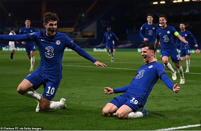 Mason Mount (số 19) ăn mừng bàn thắng giúp Chelsea "kết liễu" Real Madrid