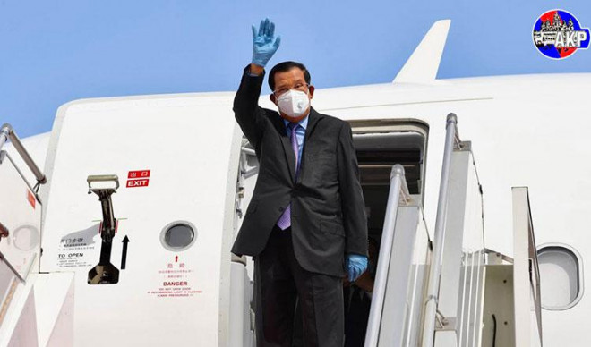 Thủ tướng Hun Sen tới Jakarta hồi tháng trước. Ảnh: Khmer Times