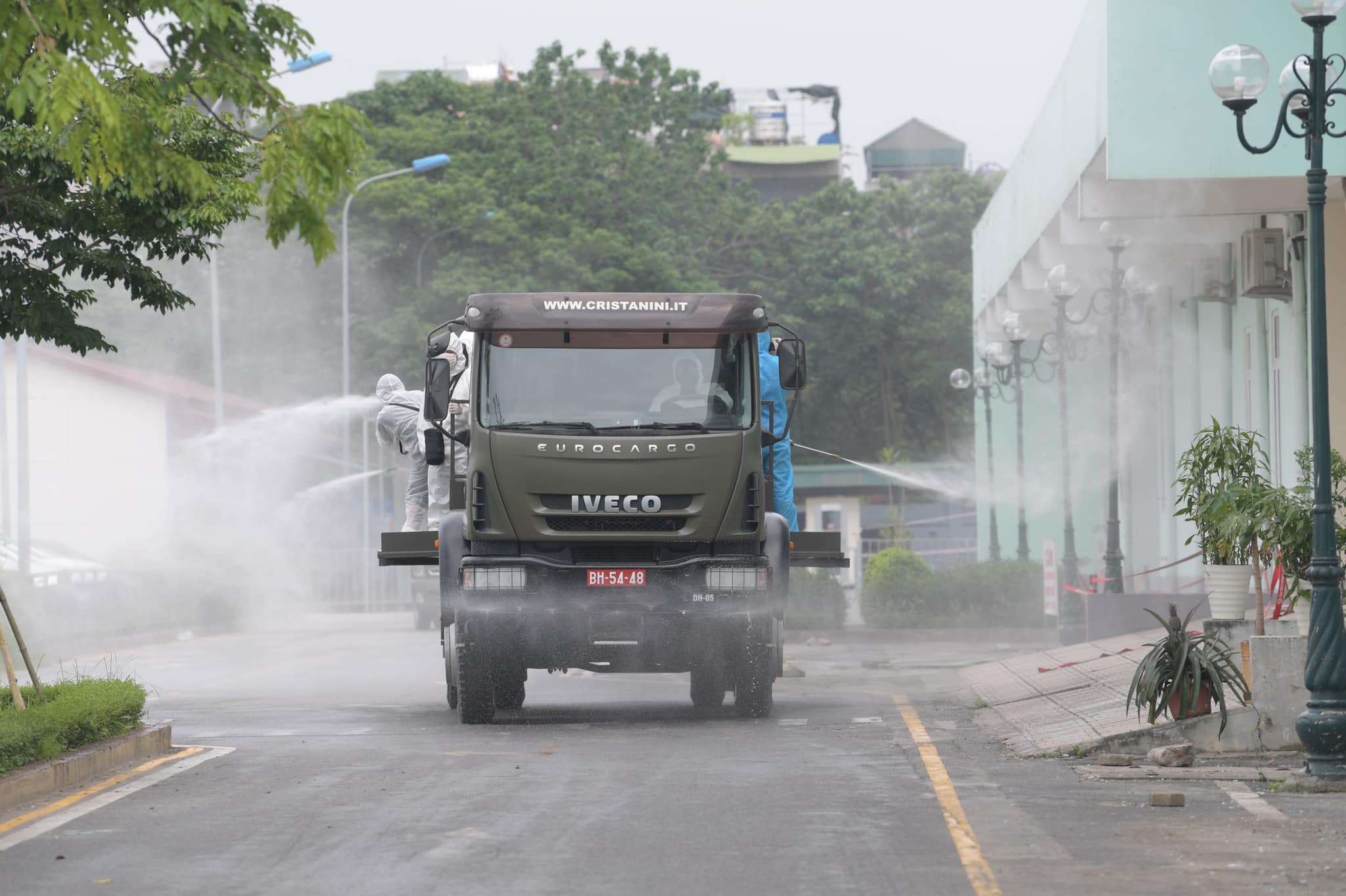 Tổ chức tiêu độc, khử trùng toàn bộ khu vực 3 cơ sở của Bệnh viện K.