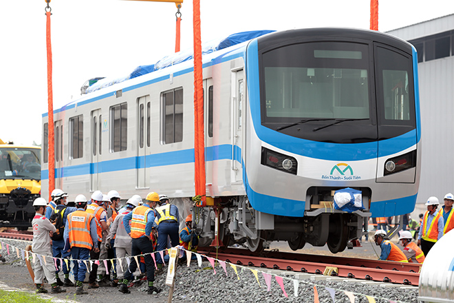 Hồi tháng 10/2020, đoàn tàu đầu tiên gồm 3 toa trong tổng số 17 đoàn tàu của tuyến metro số 1 đã về tới TP.HCM