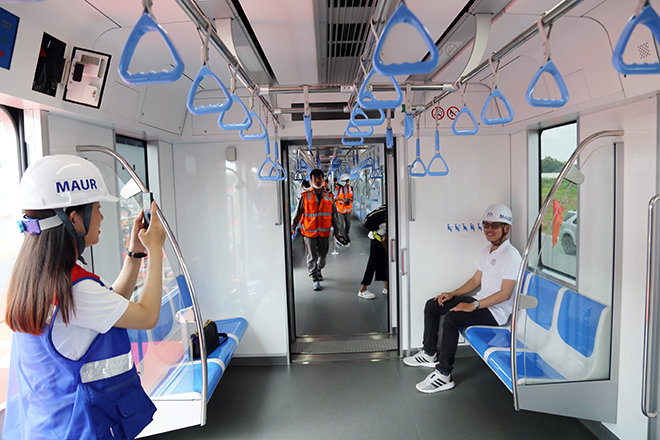 Bên trong đoàn tàu đầu tiên của tuyến metro số 1