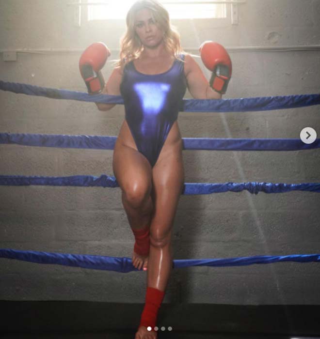 Kiều nữ UFC mặc bikini chơi Boxing, mỹ nữ đô vật diện nội y sặc sỡ - 1